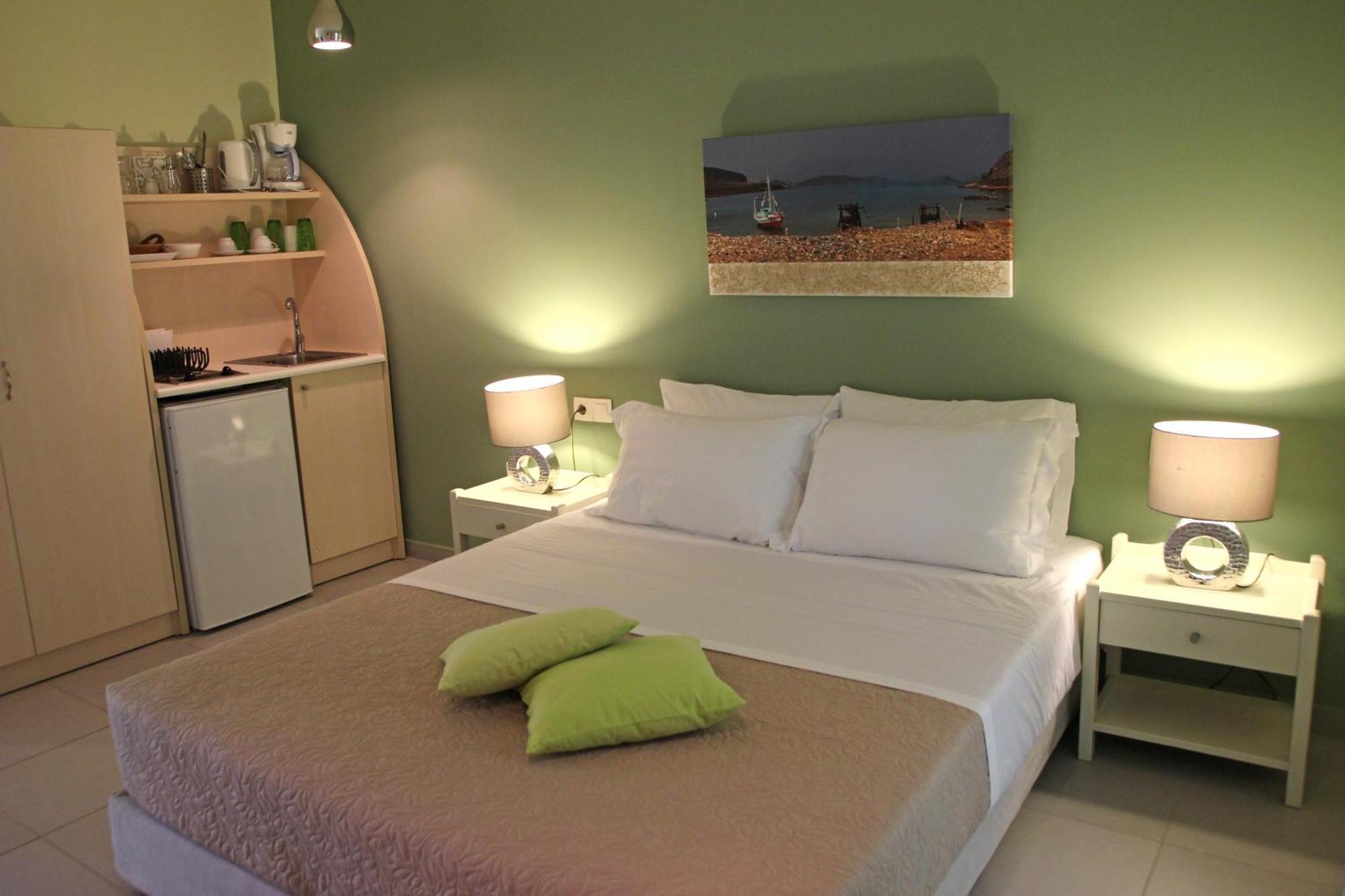 Effi Apartments Platanias  Room photo