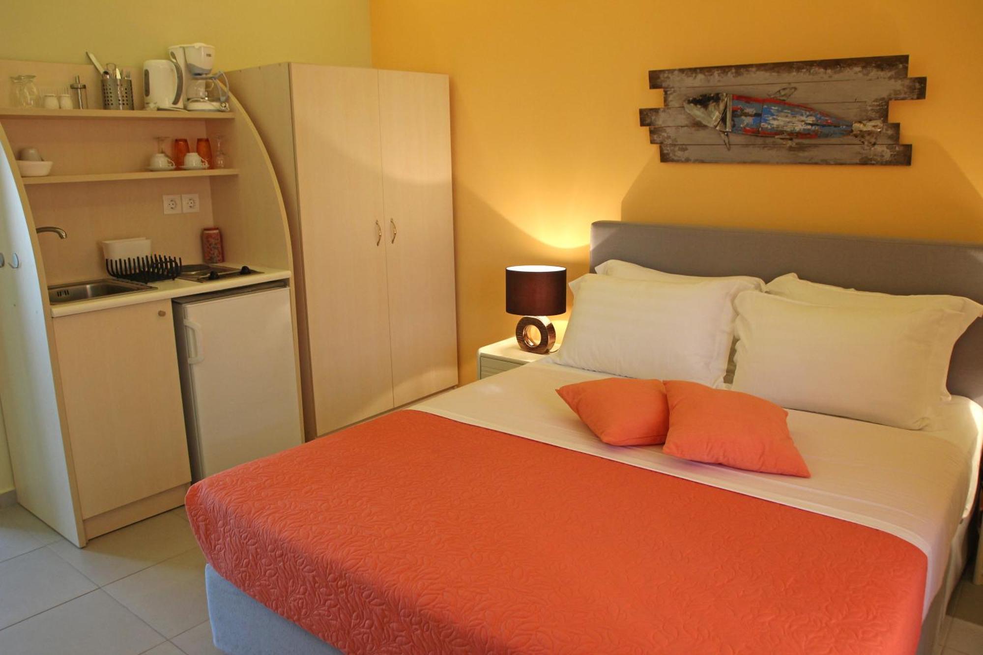 Effi Apartments Platanias  Room photo