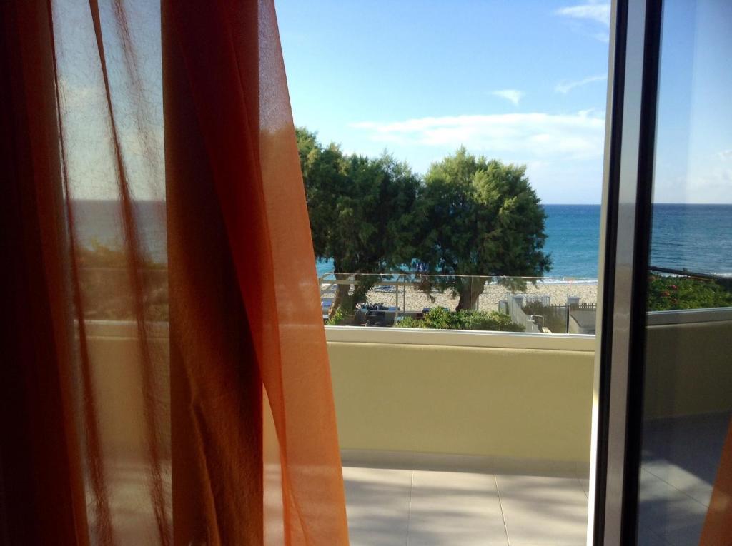 Effi Apartments Platanias  Room photo